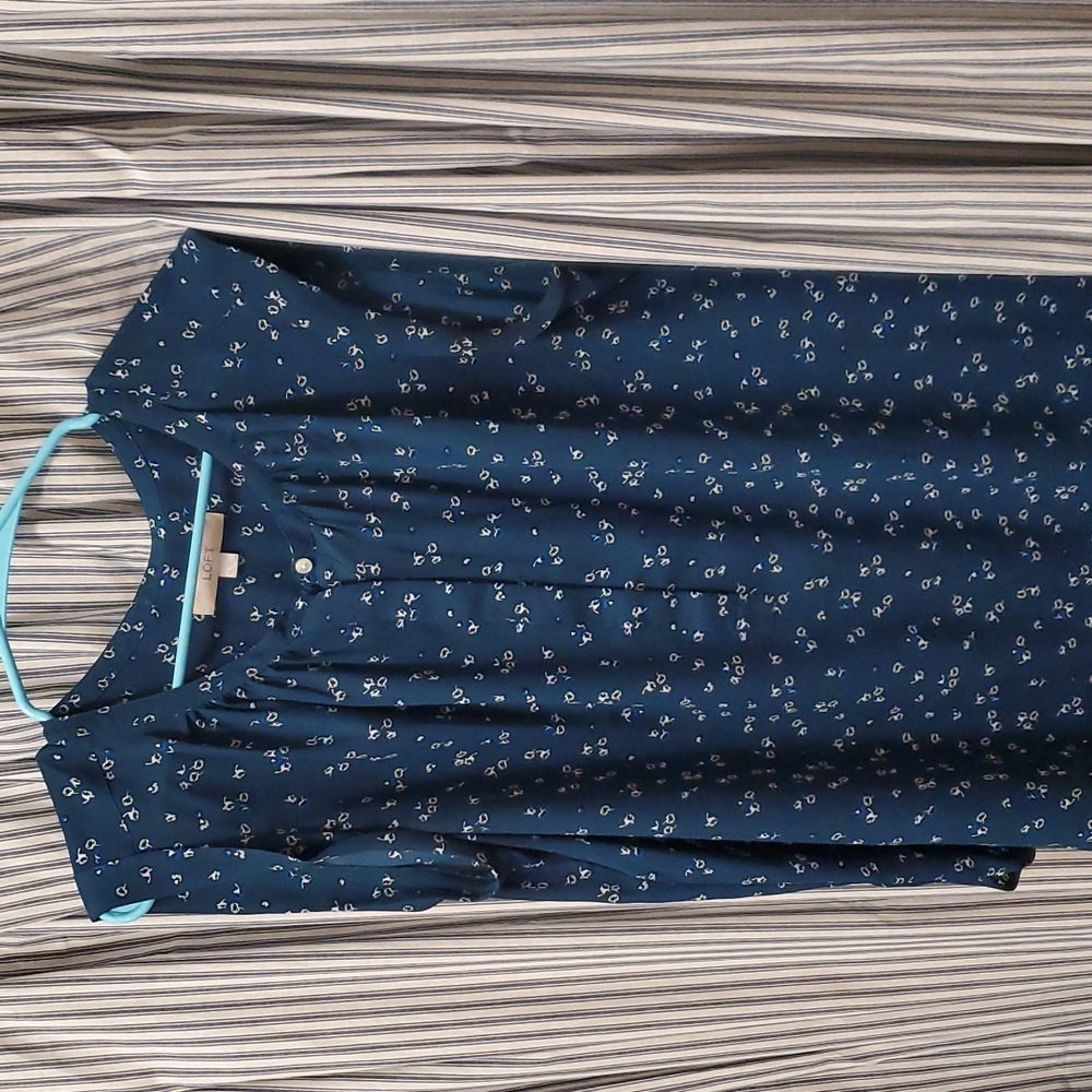 XL Loft Sleeveless floral blouse